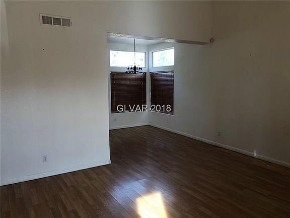 4th image of 2542 Cortina Ave