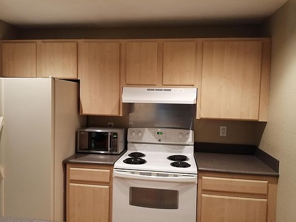 3rd image of 14518 NE 30th Pl APT B15