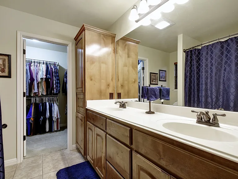 2251 Hazelwood Dr — Photo 15