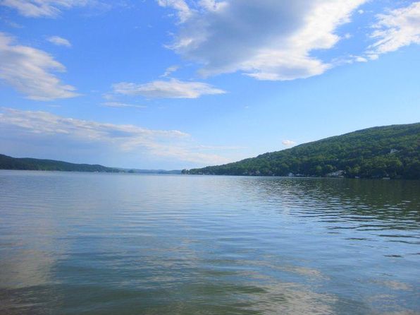 7 Wildwood Drive, Greenwood Lake, NY 10925