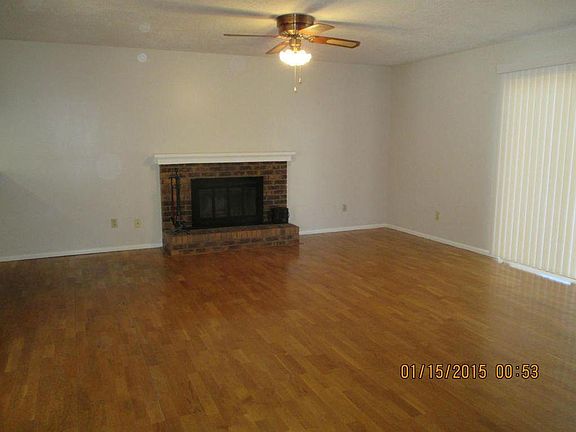 3rd image of 8405 Ironside Ave NE