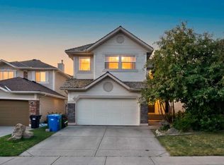 137 E Douglas Glen Mnr SE, Calgary, AB T2Z 3Y5