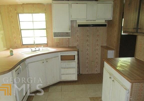 5th image of 18 Westwood Ct