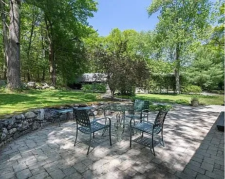 83 Woodchester Dr — Photo 20