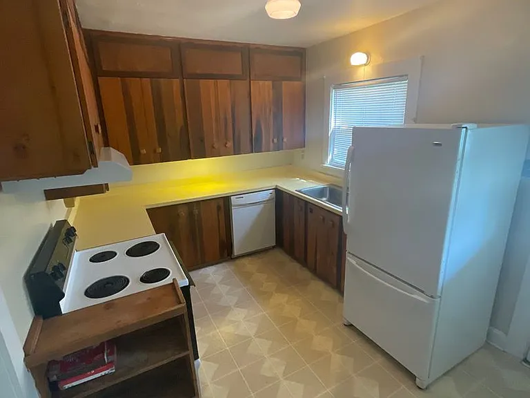 712 E Cottage Grove Ave — Photo 8