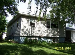 1208 N Center Ave, Miles City, MT 59301