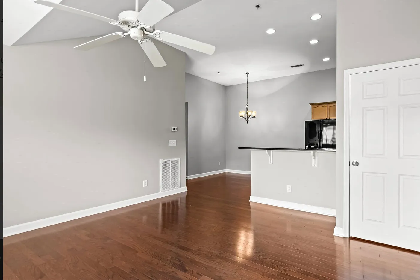 4762 Tatton Park Cir — Photo 2