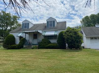 1215 Lower Demunds Rd, Dallas, PA 18612