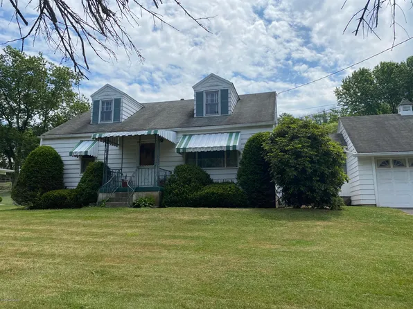 1215 Lower Demunds Rd, Dallas, PA 18612
