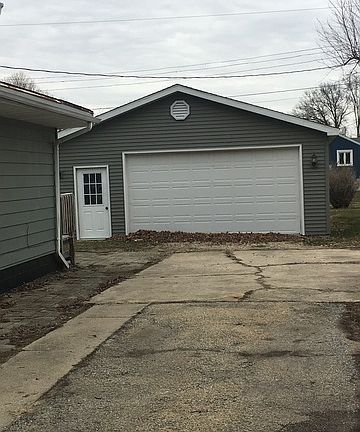 2nd image of 221 S Lincoln Ave