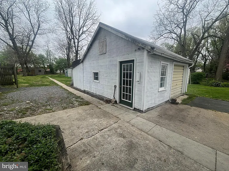 762 Broad St #B-1 — Photo 5