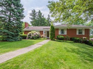 704 Pinoak Rd, Pittsburgh, PA 15243