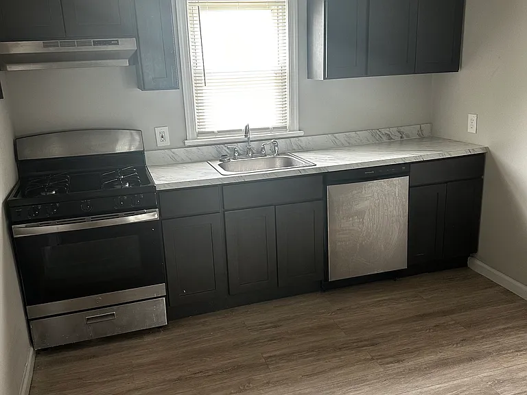 625 Stone Rd #10 — Photo 4