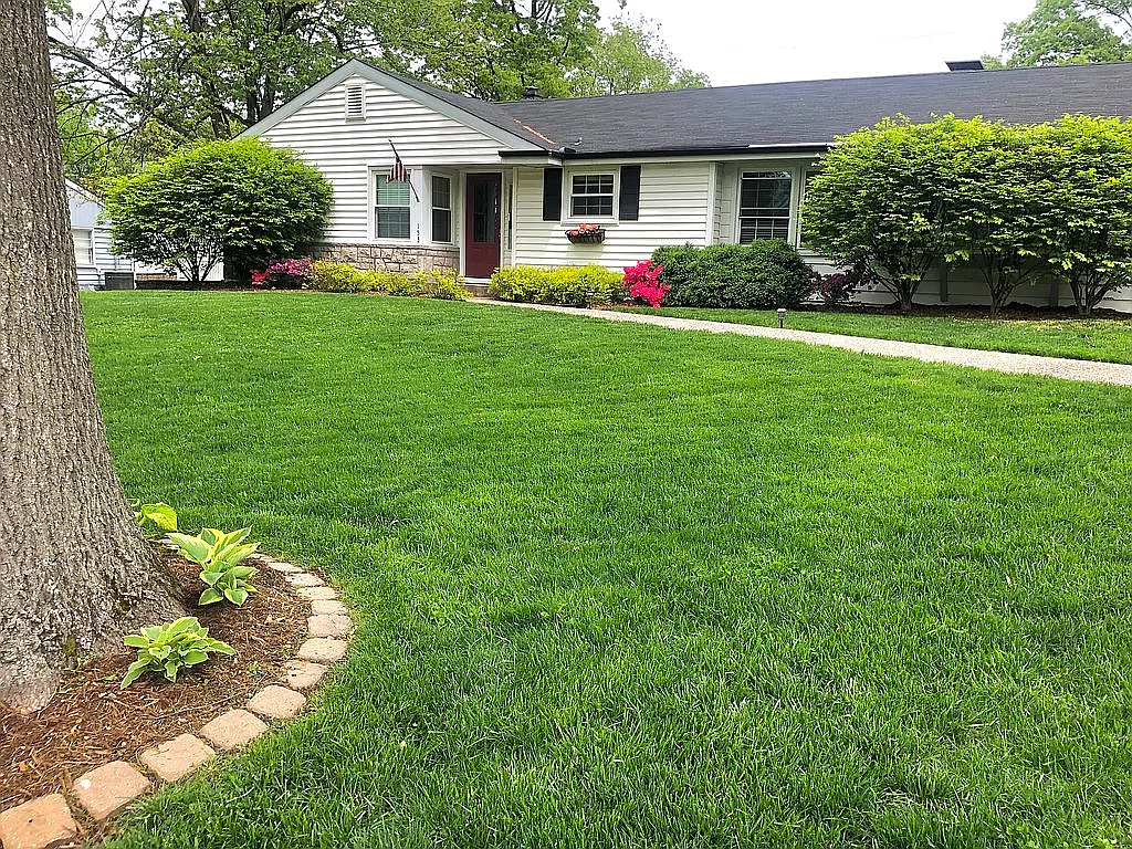 153 Huntleigh Dr photo 1