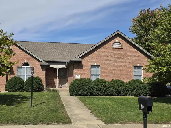 301 Garnet Dr #132-B, Morton, IL 61550