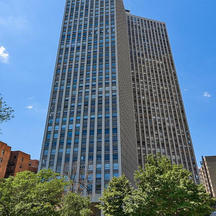 1st image of 2626 N Lakeview Ave APT 3112