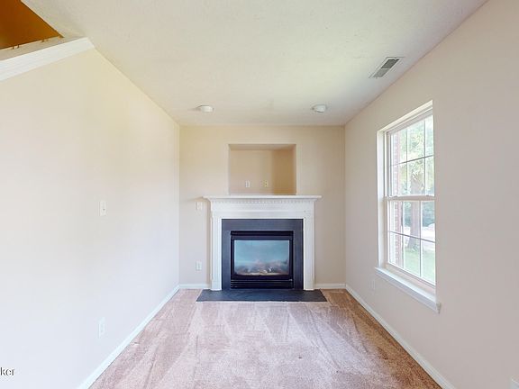 3rd image of 123 Fontaine Landing Ct