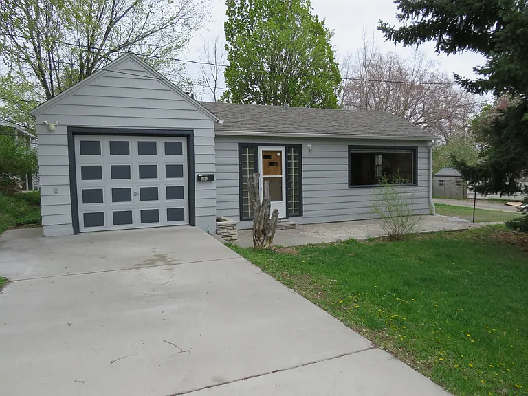 2619 Michigan St — Photo 1