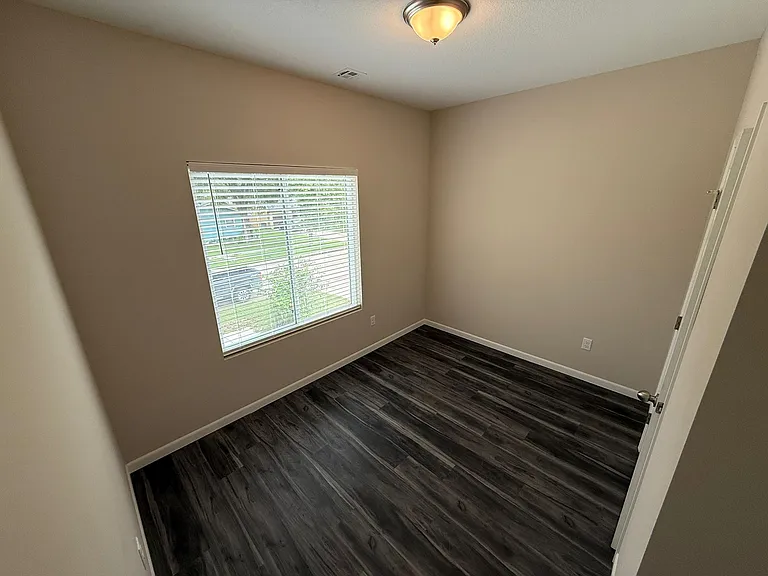 1509 W Haskell St #200 — Photo 3
