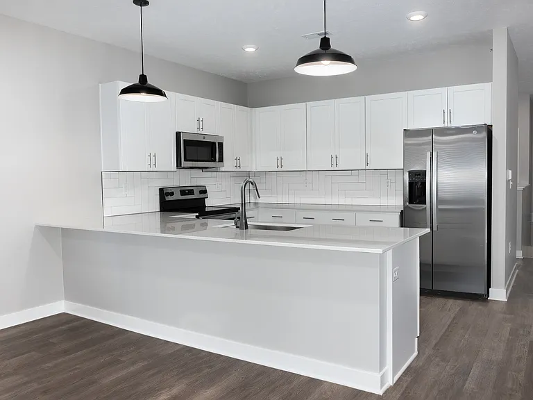 Quartz Counters & Tile Backsplash