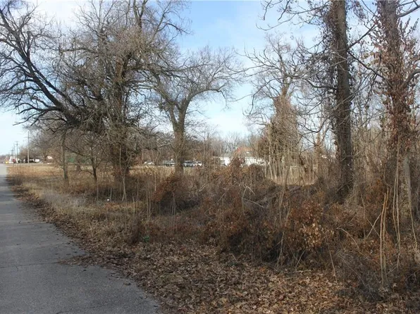 313 E Sycamore St, Weir, KS 66781