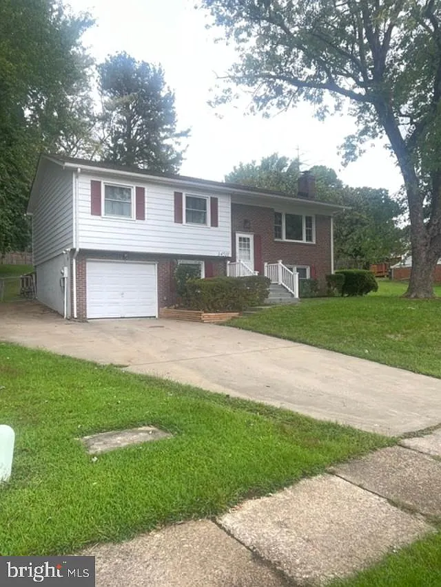 4 bed, 2.5 bath, 1818 sqft, $3,100 — Photo 1