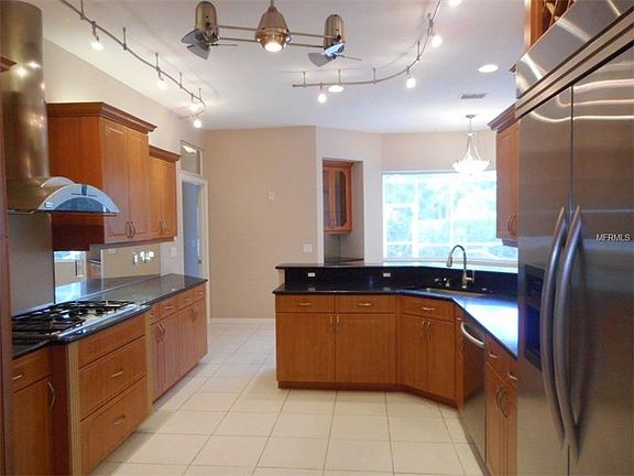 4th image of 360 Eden Dr