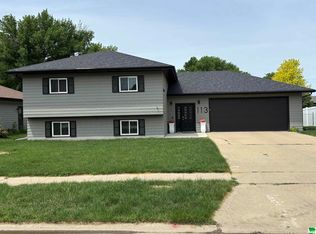 113 Golden Dr, Sergeant Bluff, IA 51054
