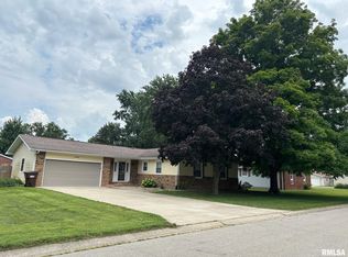 1202 6th St, Pawnee, IL 62558