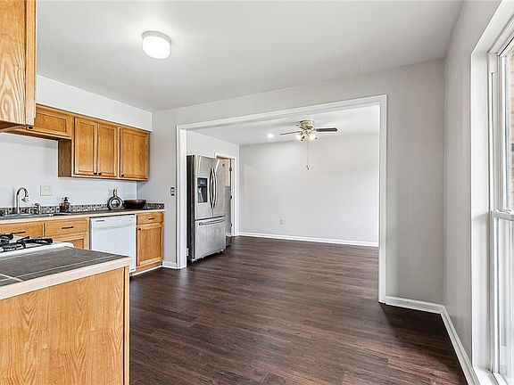 3rd image of 3312 Veronica Dr