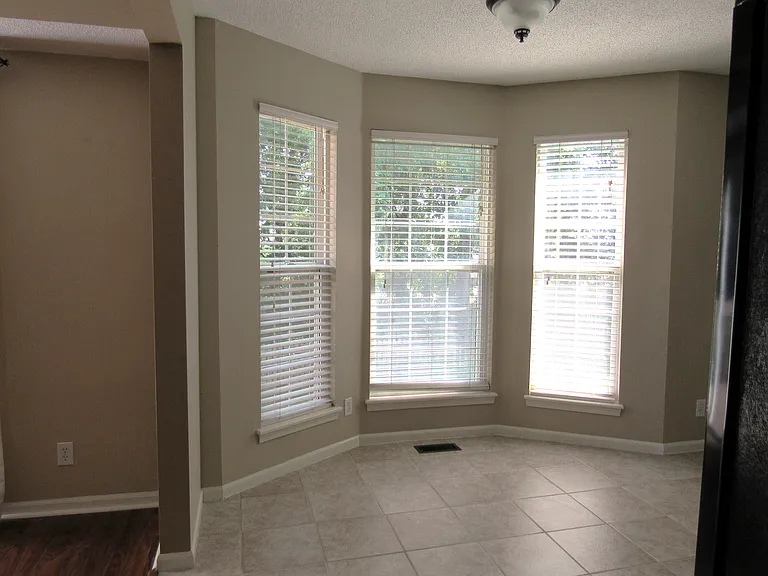 15146 Glenwood Ave #15146 — Photo 9