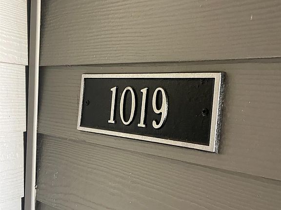 2nd image of 1019 Ravens Crest Dr