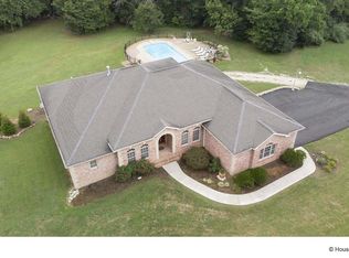 2033 Foxboro Dr, Festus, MO 63028
