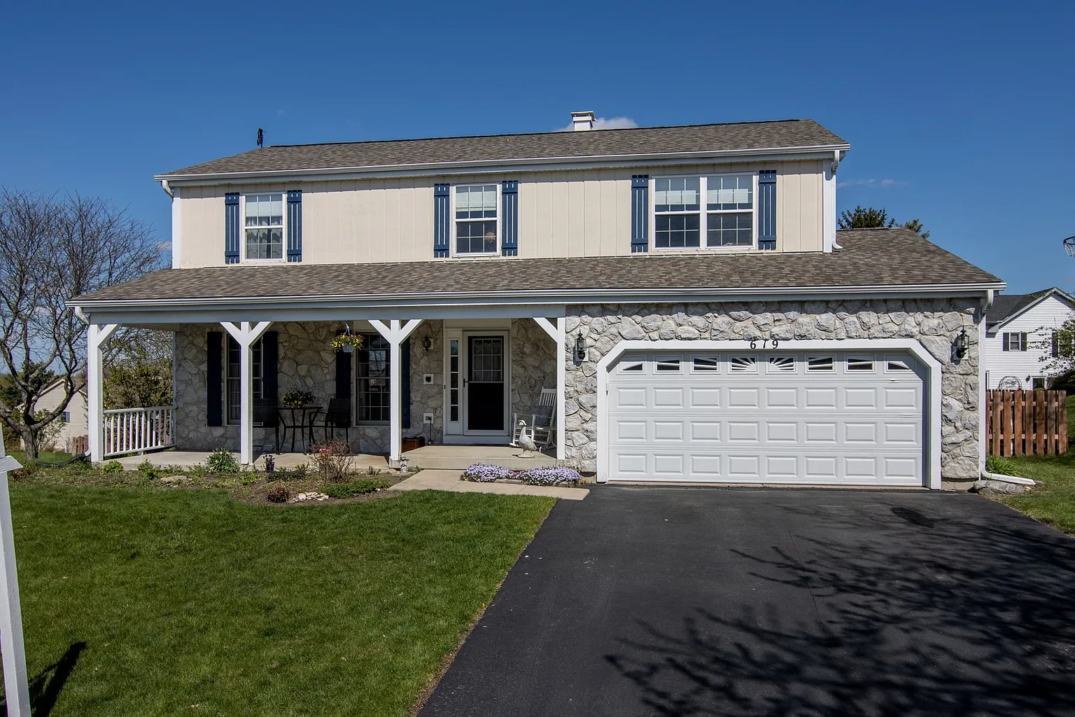 619 Chatham Cir photo 1