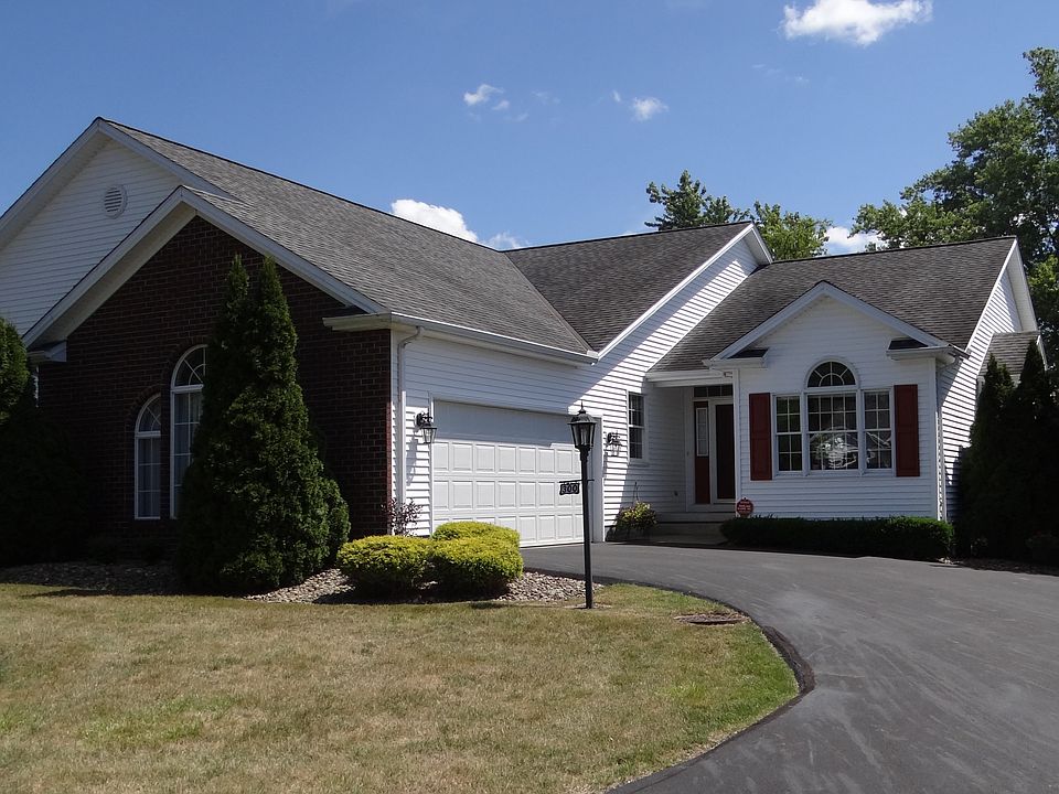 1st image of 300 Cranberry Ct