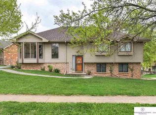 5937 S 136th Cir, Omaha, NE 68137