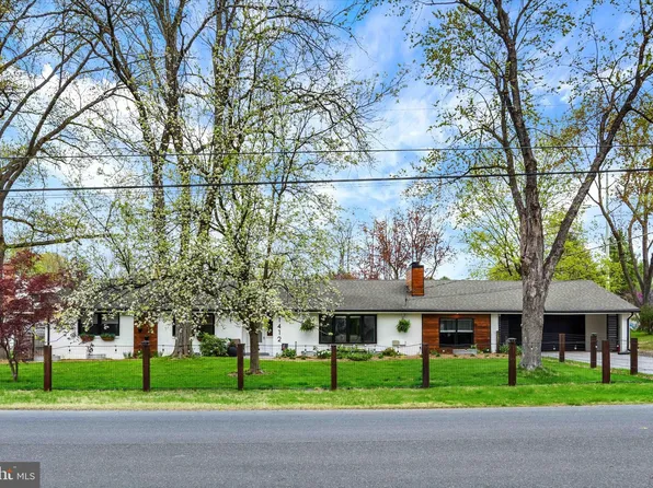 1412 Montfort Dr, Harrisburg, PA 17110