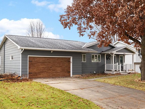 2nd image of 2214 Woodside Dr