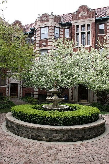 1st image of 850 Hinman Ave APT 3