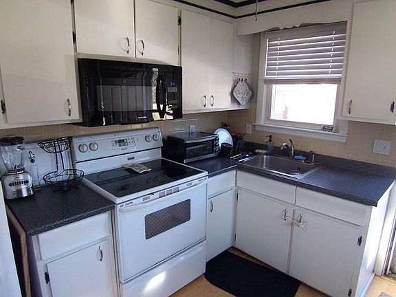 2nd image of 62 Belmont St