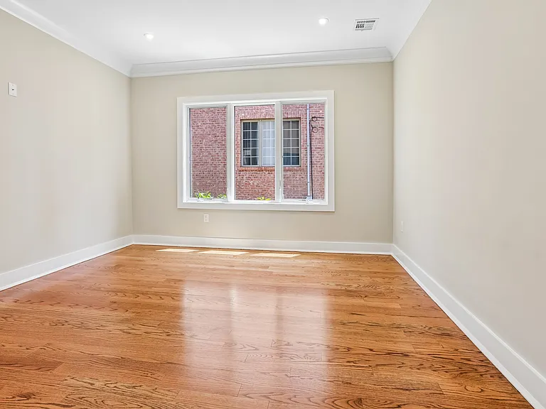 211 Warwick Ave #1 — Photo 35