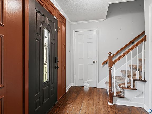 4th image of 1512 Olive St SE