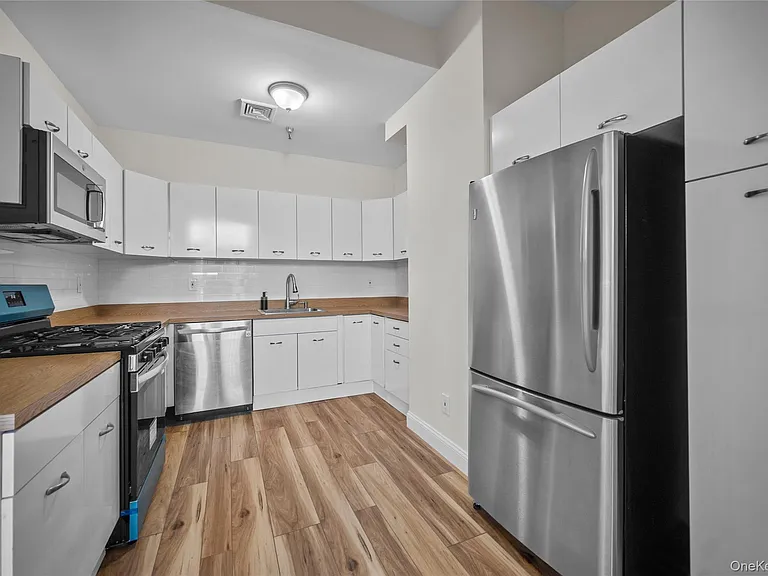 520 Ashford Ave #5 — Photo 13
