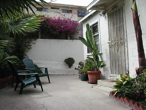 Nice common area with well-lit parking behind