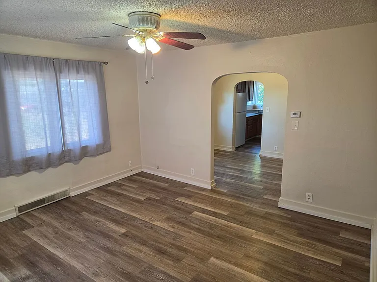 1417 E Wellesley Ave — Photo 3