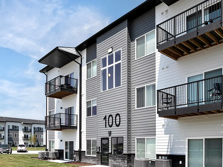 Cross Creek Apartments — Photo 41