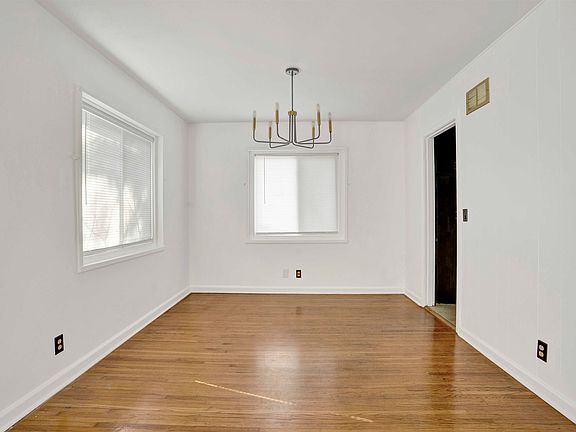5th image of 9244 Brookhurst Dr