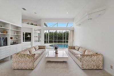 5th image of 10441 NW 49th Place
