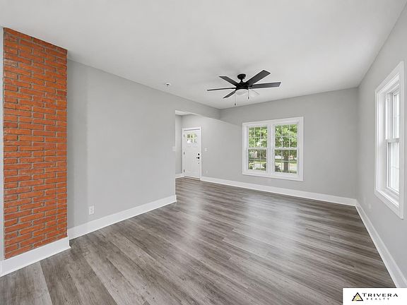 4th image of 2711 Sumner St