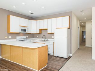 2865 N Clark St #2, Chicago, IL 60657